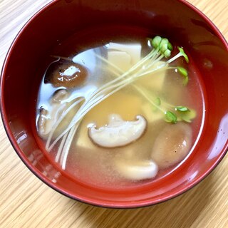 ＊椎茸と豆腐のお味噌汁＊